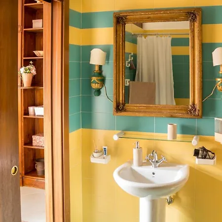 8 Small And Cozy Apartamento