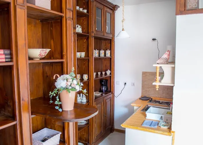 8 Small And Cozy דירה